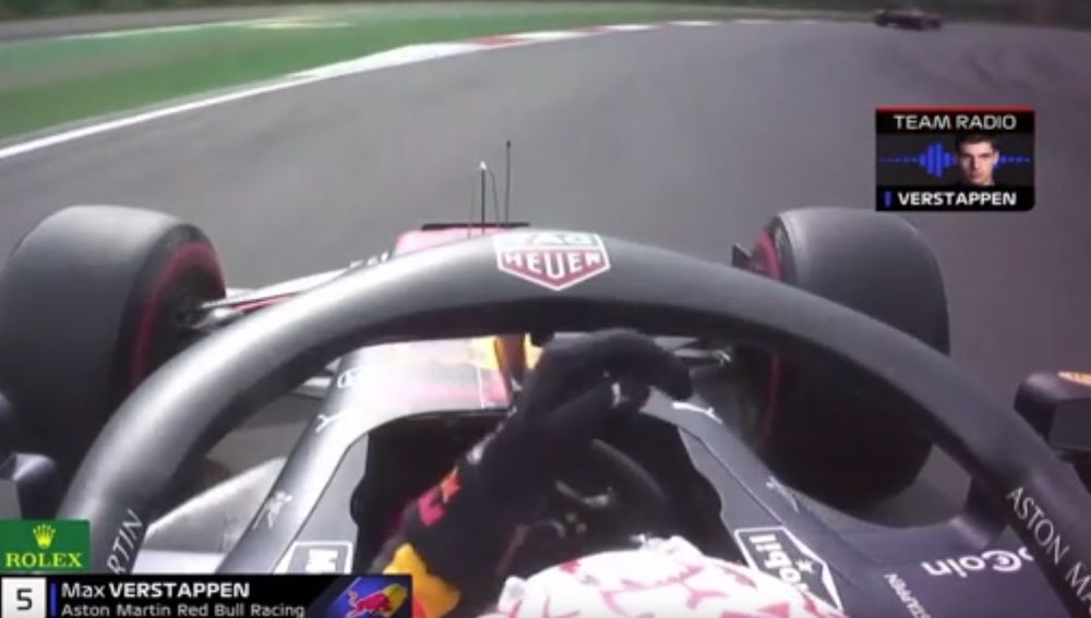 Verstappen levanta la mano a Vettel