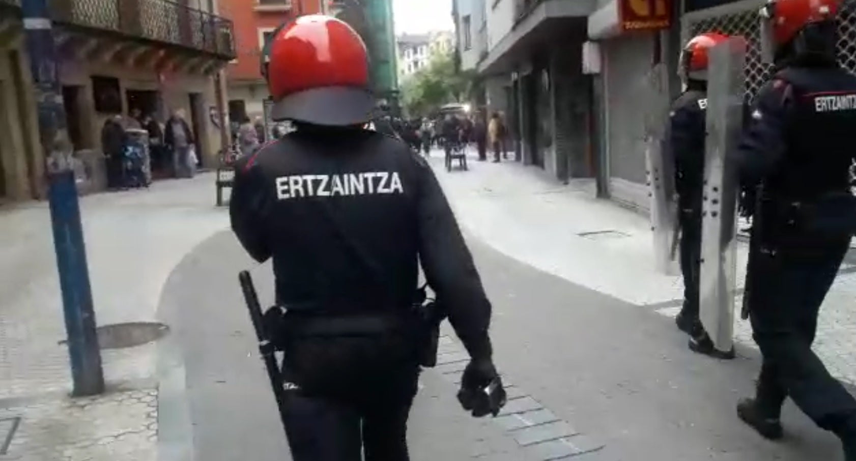 La Ertzaintza investiga por desórdenes públicos los incidentes de Rentería La Ertzaintza investiga por desórdenes públicos los incidentes de Rentería
