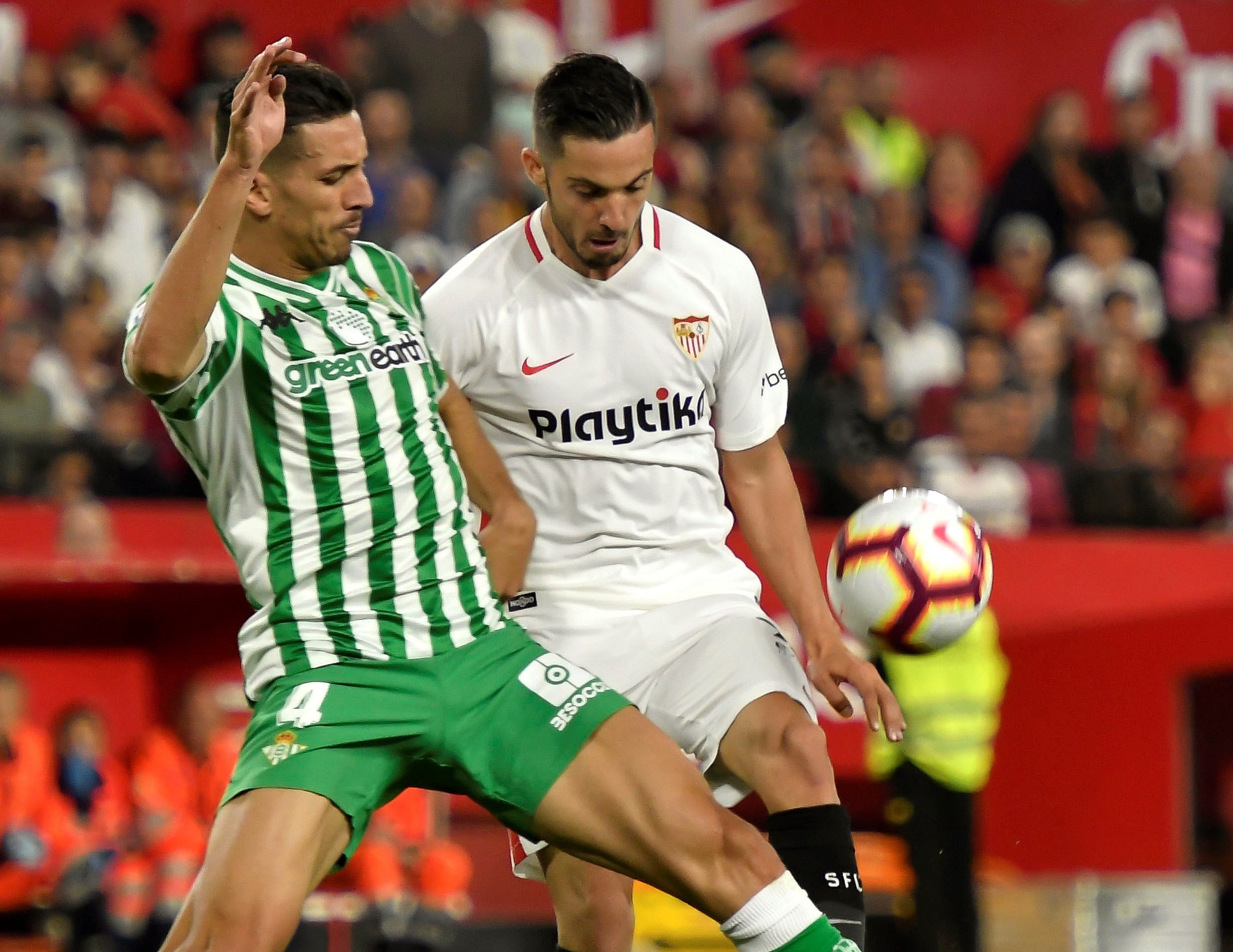 Sarabia responde a Joaquín: "No creo que haya chiste; no nos vamos a rebajar a ese nivel" Sarabia responde a Joaquín: "No creo que haya chiste; no nos vamos a rebajar a ese nivel"