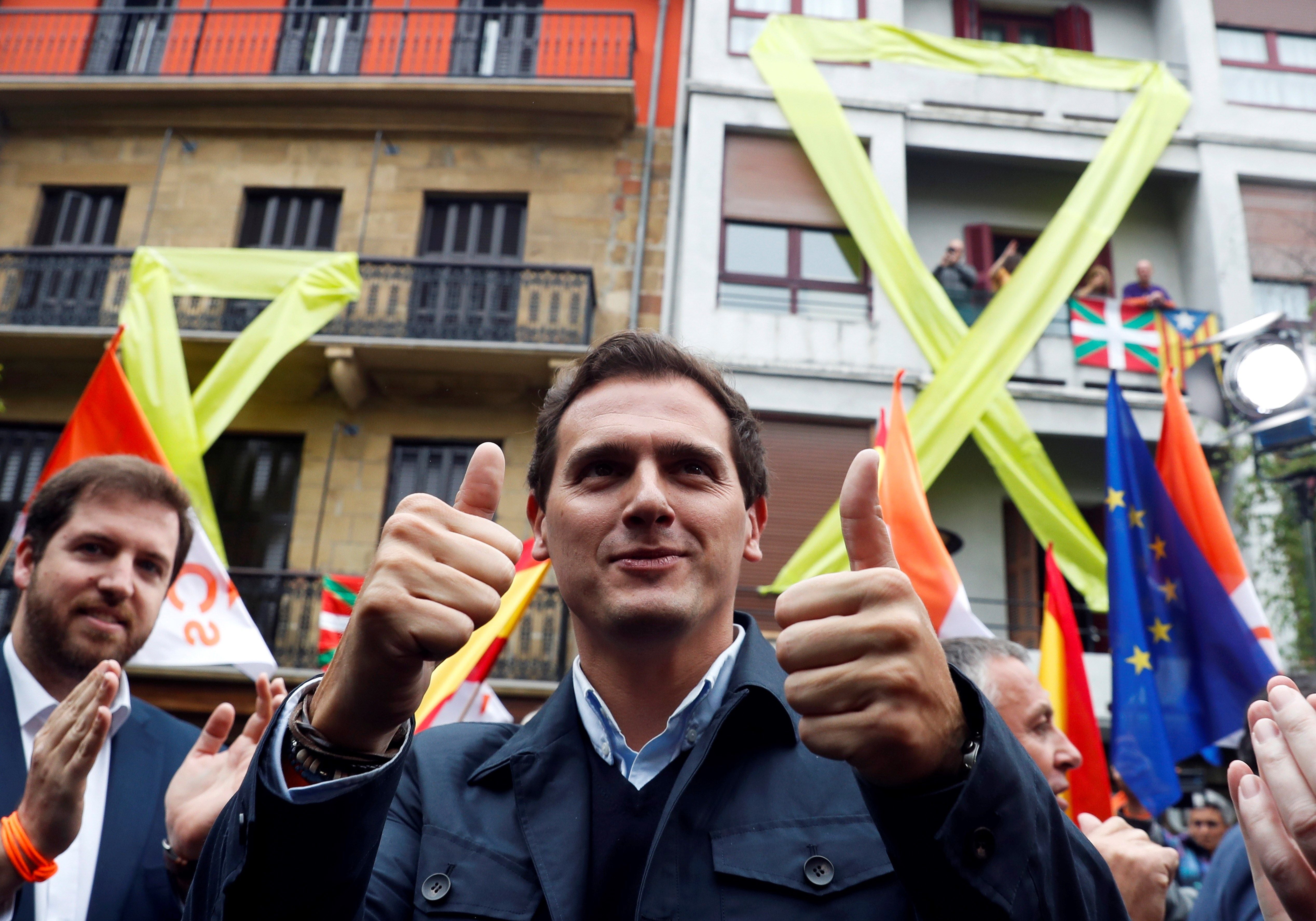 Rivera anuncia que sancionará a las instituciones que rindan homenaje a terroristas Rivera anuncia que sancionará a las instituciones que rindan homenaje a terroristas