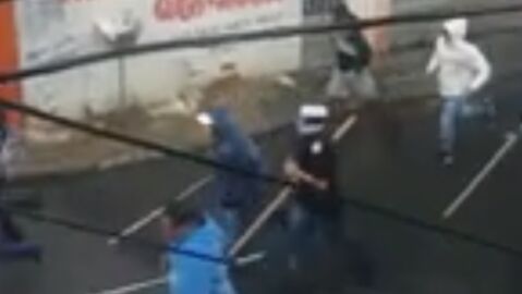 Momento de la pelea entre ultras de Sao Paulo y Corinthians