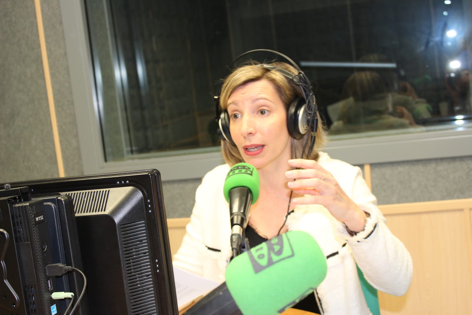 María Dolores Artega: "El bipartidismo se ha olvidado de la mitad de la población" María Dolores Artega: "El bipartidismo se ha olvidado de la mitad de la población"