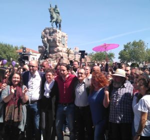 El líder de Podemos y candidato a presidir el Gobierno, Pablo Iglesias, en un mitin en Palma. El líder de Podemos y candidato a presidir el Gobierno, Pablo Iglesias, en un mitin en Palma.