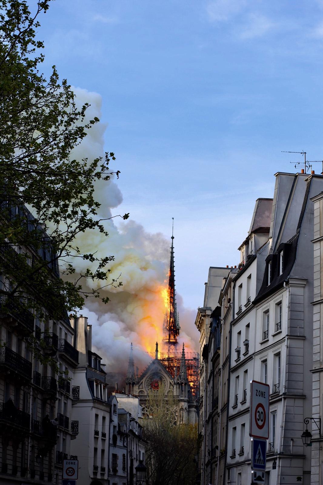 José Luis Corral: "La reconstrucción de Notre Dame será bastante rápida, pero no menos de 25 años" José Luis Corral: "La reconstrucción de Notre Dame será bastante rápida, pero no menos de 25 años"