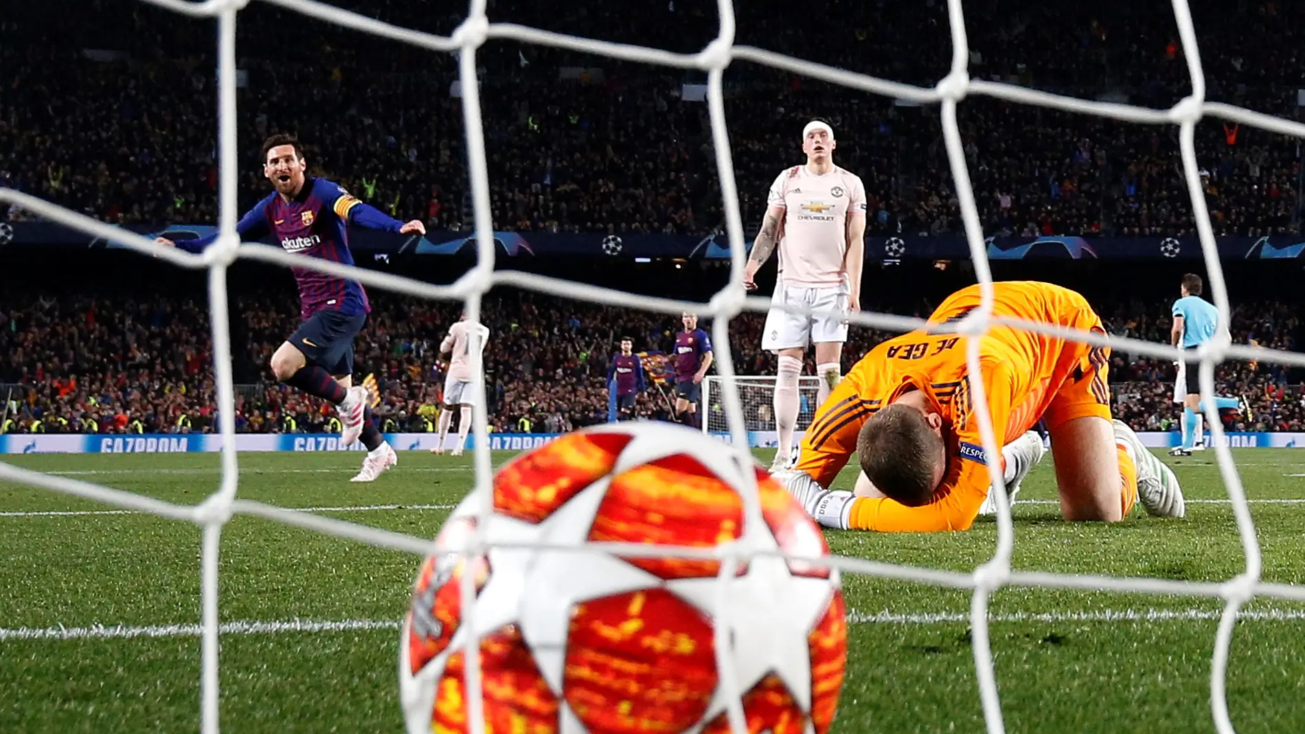 Messi festeja su segundo gol a De Gea en el Camp Nou
