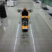 El montaje del McLaren de Fernando Alonso para las 500 Millas de Indianápolis, en modo time-lapse