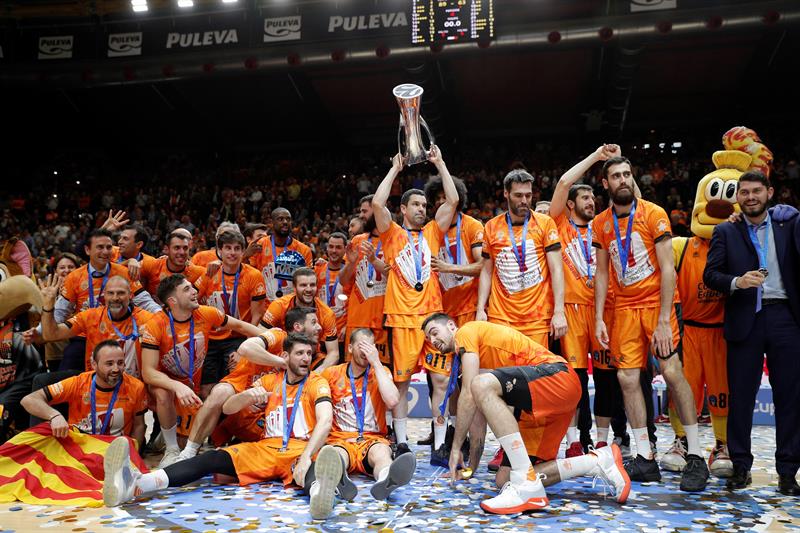 El Valencia Basket se proclama campeón de la Eurocup y jugará la Euroliga El Valencia Basket se proclama campeón de la Eurocup y jugará la Euroliga