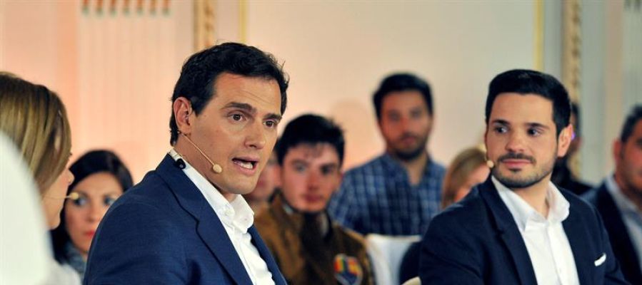 Albert Rivera en un acto de campaña Albert Rivera en un acto de campaña