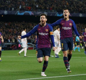 Messi y Coutinho festejan el gol del argentino al United Messi y Coutinho festejan el gol del argentino al United