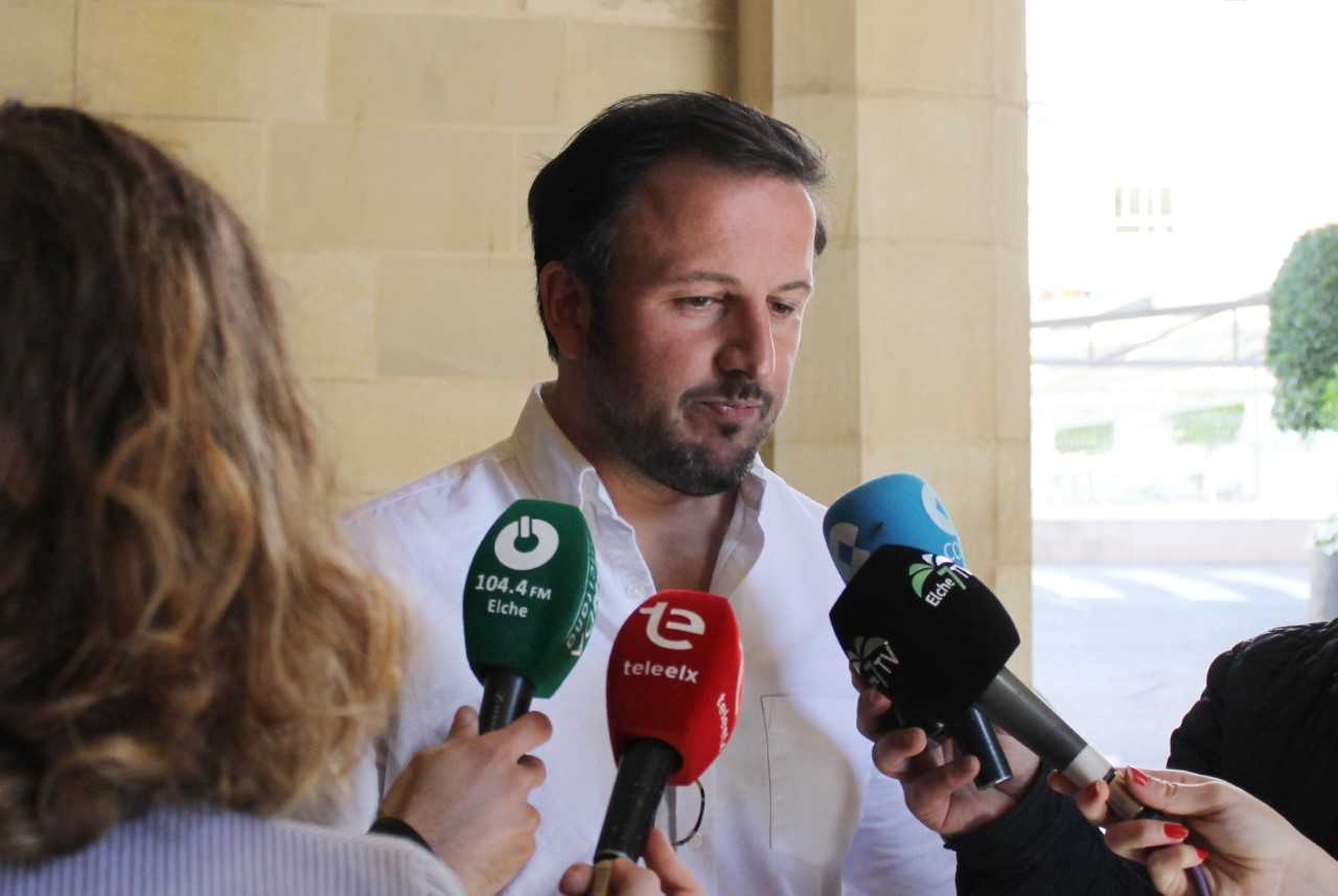 Pablo Ruz solicita un pacto municipal para reformar la línea C1 de cercanías en Elche Pablo Ruz solicita un pacto municipal para reformar la línea C1 de cercanías en Elche
