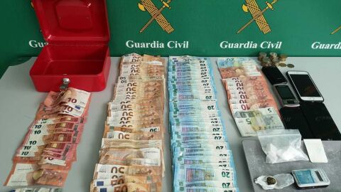 Dos personas de nacionalidad extranjera son detenidos por vender droga