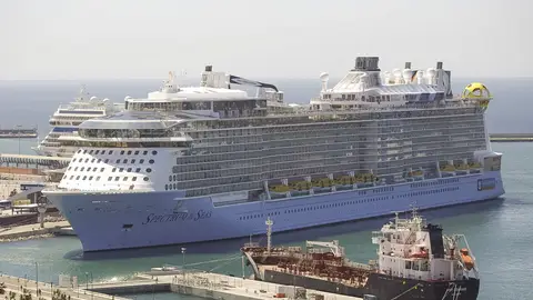 Spectrum of the Seas Llegada a Málaga, tras su rediseño en un astillero alemán