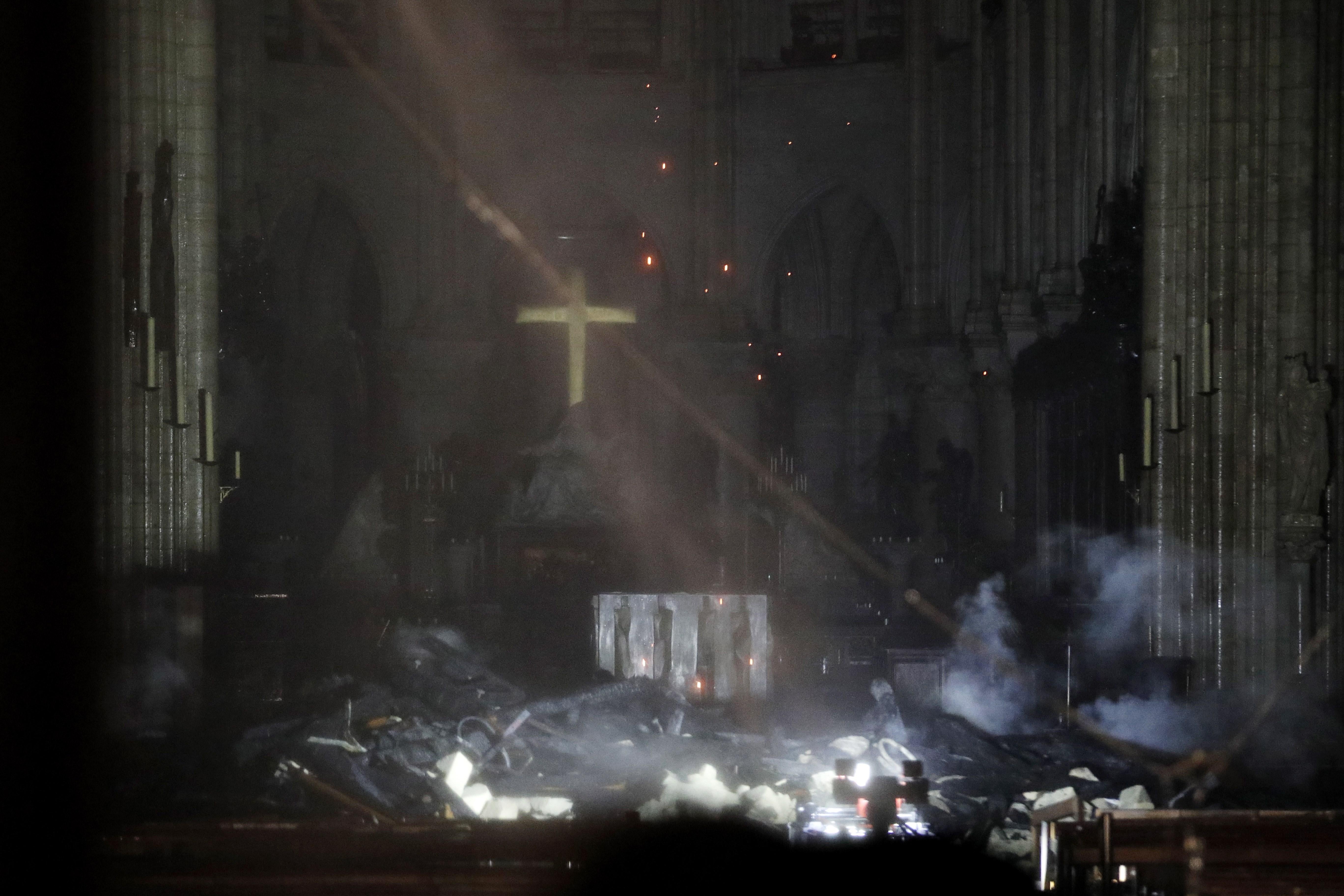 Así ha quedado tras el incendio el interior de la catedral de Notre-Dame Así ha quedado tras el incendio el interior de la catedral de Notre-Dame