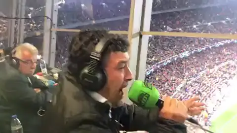 Así ha narrado Alfredo Martínez el segundo gol de Messi al Manchester United Así ha narrado Alfredo Martínez el segundo gol de Messi al Manchester United