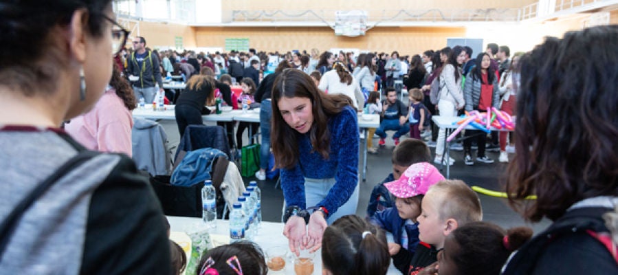 La UJI reúne a más de 3.000 alumnos de centros educativos de la provincia en la quinta edición de Firujiciència, Patrocinada por BP La UJI reúne a más de 3.000 alumnos de centros educativos de la provincia en la quinta edición de Firujiciència, Patrocinada por BP
