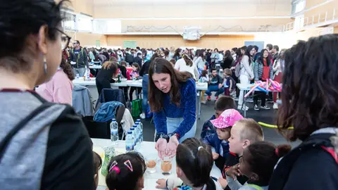 La UJI reúne a más de 3.000 alumnos de centros educativos de la provincia en la quinta edición de Firujiciència, Patrocinada por BP .