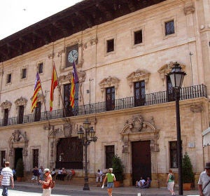 Fachada del ayuntamiento de Palma. Fachada del ayuntamiento de Palma.