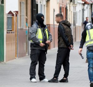 Agentes de la Policía Nacional Agentes de la Policía Nacional