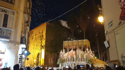 La Virgen del Rocío, de Málaga, este Martes Santo La conocida como "la novia de Málaga", en la calle, este Martes Santo