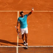 Nadal celebra una victoria en tierra batida Nadal celebra una victoria en tierra batida