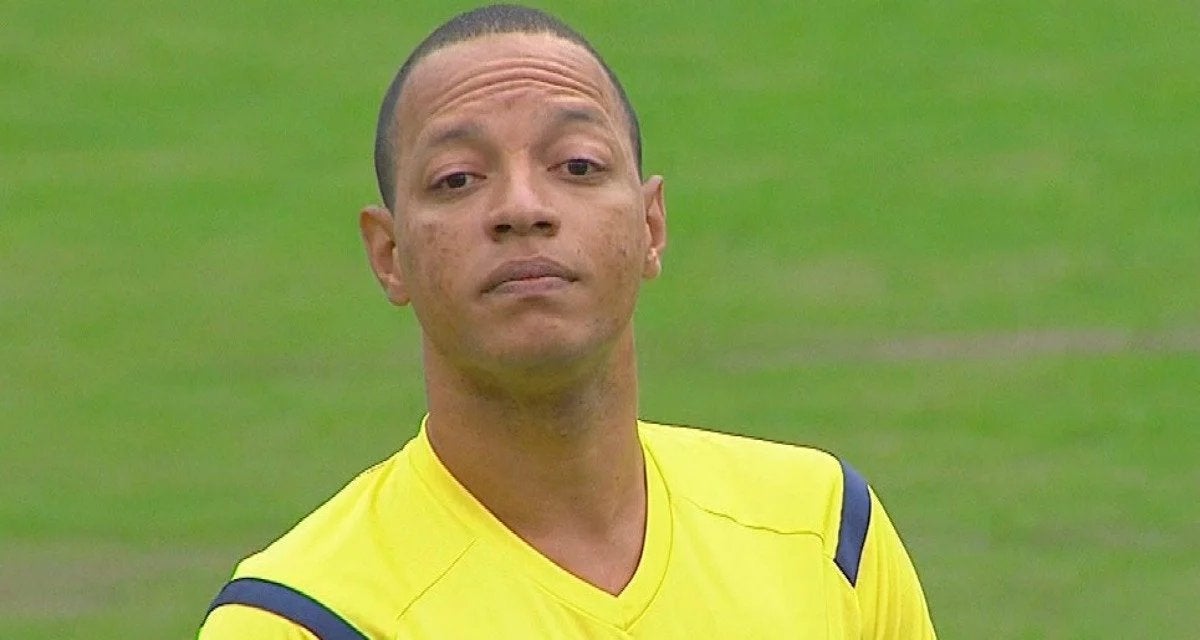 Un árbitro colombiano renuncia tras los errores cometidos en sus últimos partidos: "No quiero seguir perjudicando al fútbol profesional" Un árbitro colombiano renuncia tras los errores cometidos en sus últimos partidos: "No quiero seguir perjudicando al fútbol profesional"