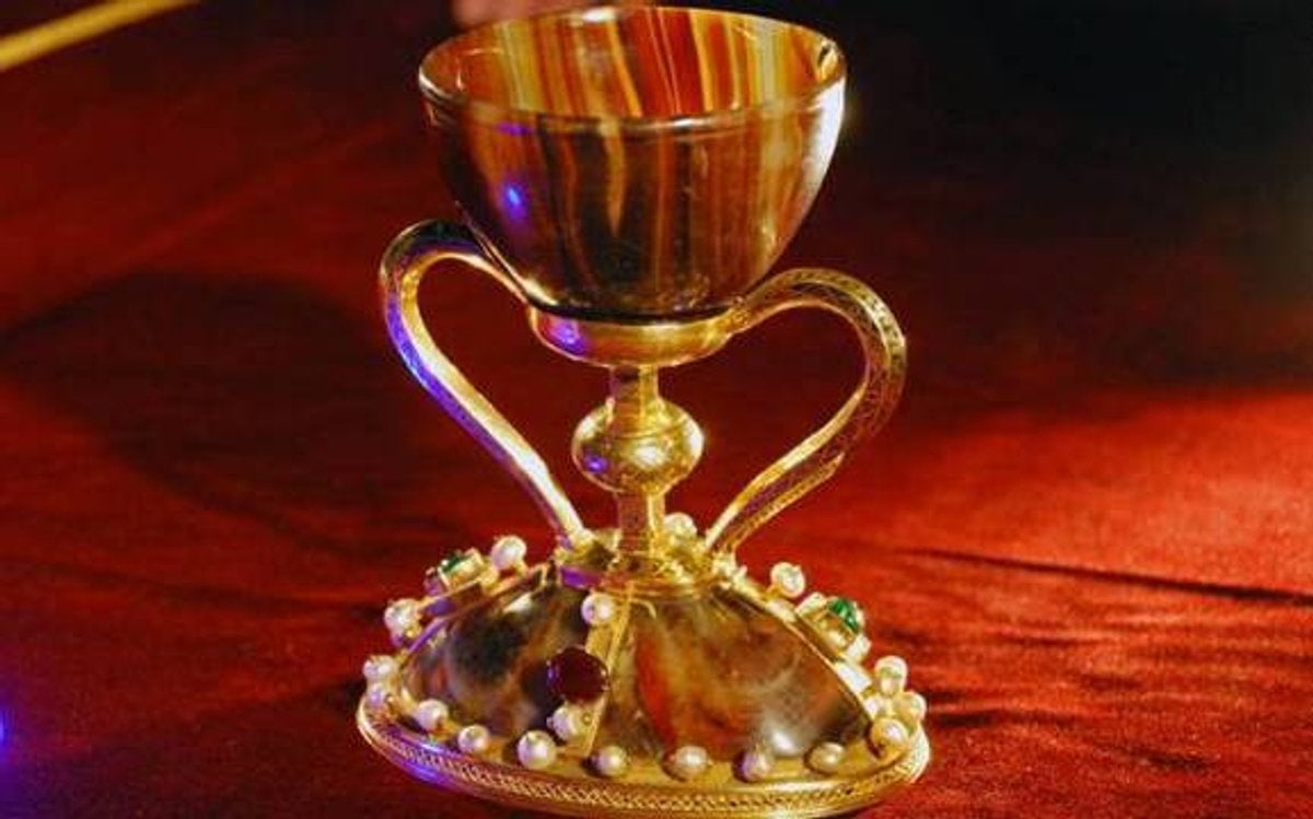 La España Mágica: El Santo Cáliz de la Catedral de Valencia La España Mágica: El Santo Cáliz de la Catedral de Valencia