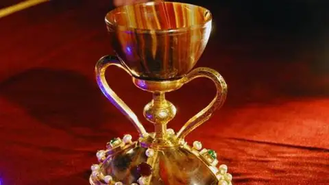 El Santo Cáliz de la Catedral de Valencia El Santo Cáliz de la Catedral de Valencia