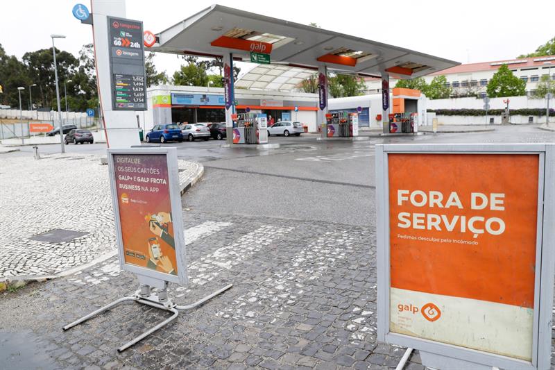 Desconvocan la huelga de transportistas de combustible en Portugal Desconvocan la huelga de transportistas de combustible en Portugal