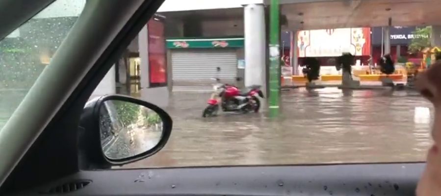 La lluvia y el granizo cobran protagonismo en Sevilla en Semana Santa La lluvia y el granizo cobran protagonismo en Sevilla en Semana Santa