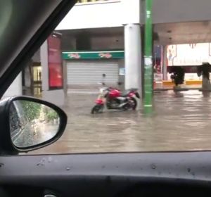 La lluvia y el granizo cobran protagonismo en Sevilla en Semana Santa La lluvia y el granizo cobran protagonismo en Sevilla en Semana Santa