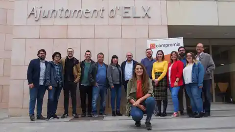 Parte de la candidatura de Compromís per Elx junto al Ayuntamiento. Parte de la candidatura de Compromís per Elx junto al Ayuntamiento.