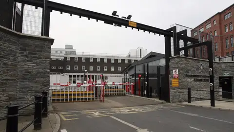Vista general de la entrada del cuartel general de la policía en London Derry, en Irlanda del Norte Vista general de la entrada del cuartel general de la policía en London Derry, en Irlanda del Norte