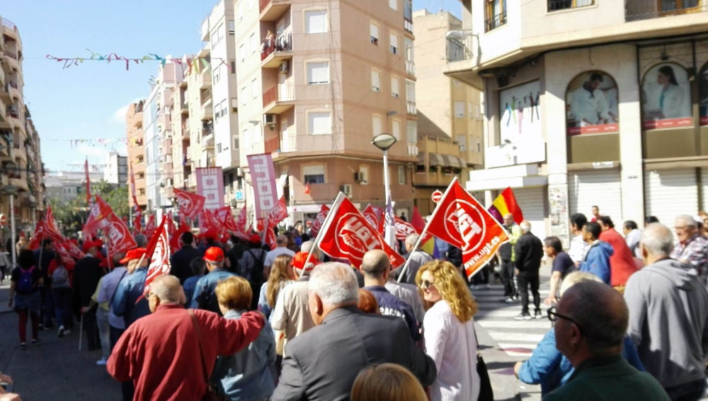 Imagen de archivo de una manifestación del 1 de mayo en Elche.
