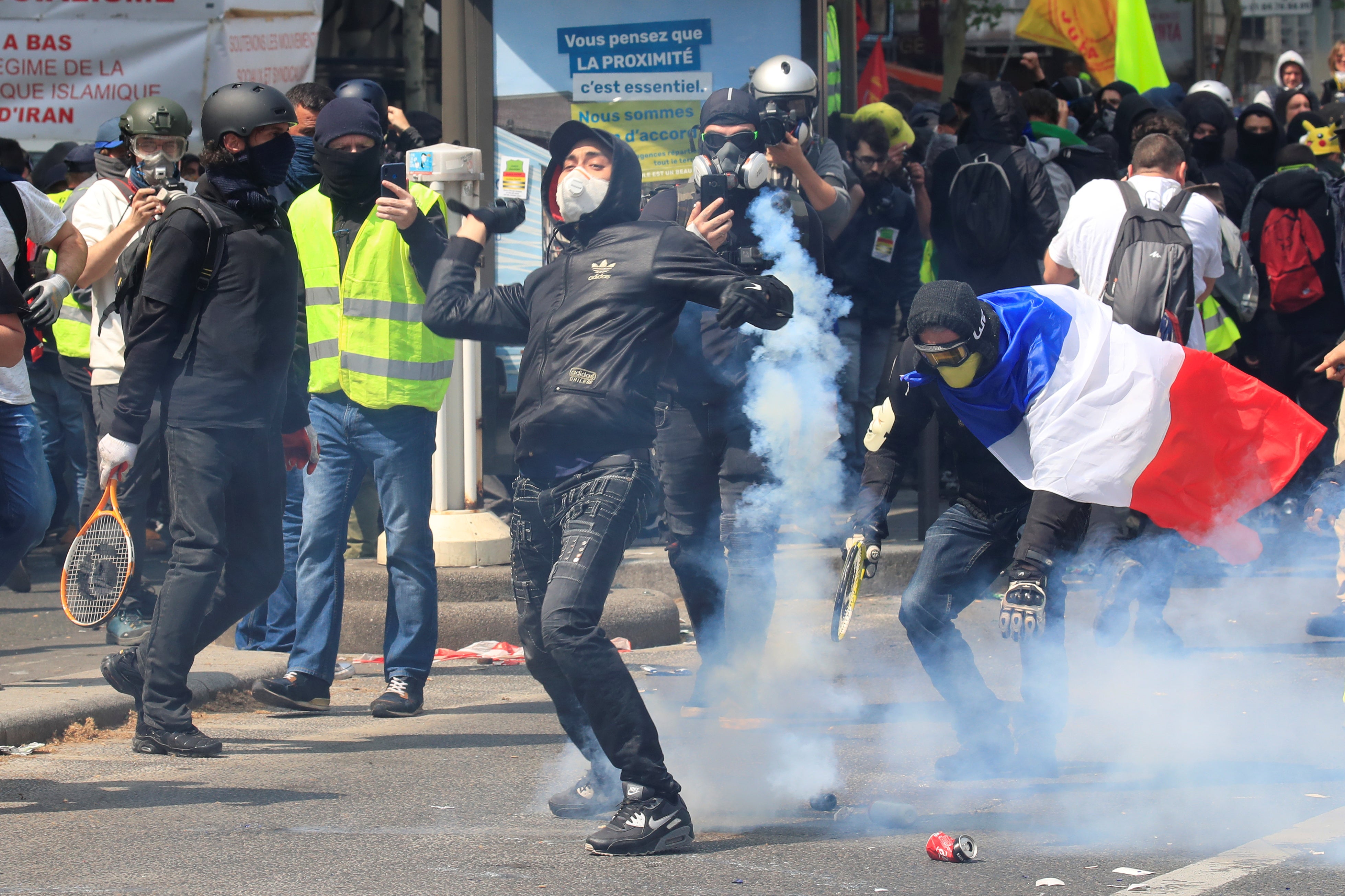 Enfrentamientos durante la manifestación del Primero de Mayo en París Enfrentamientos durante la manifestación del Primero de Mayo en París