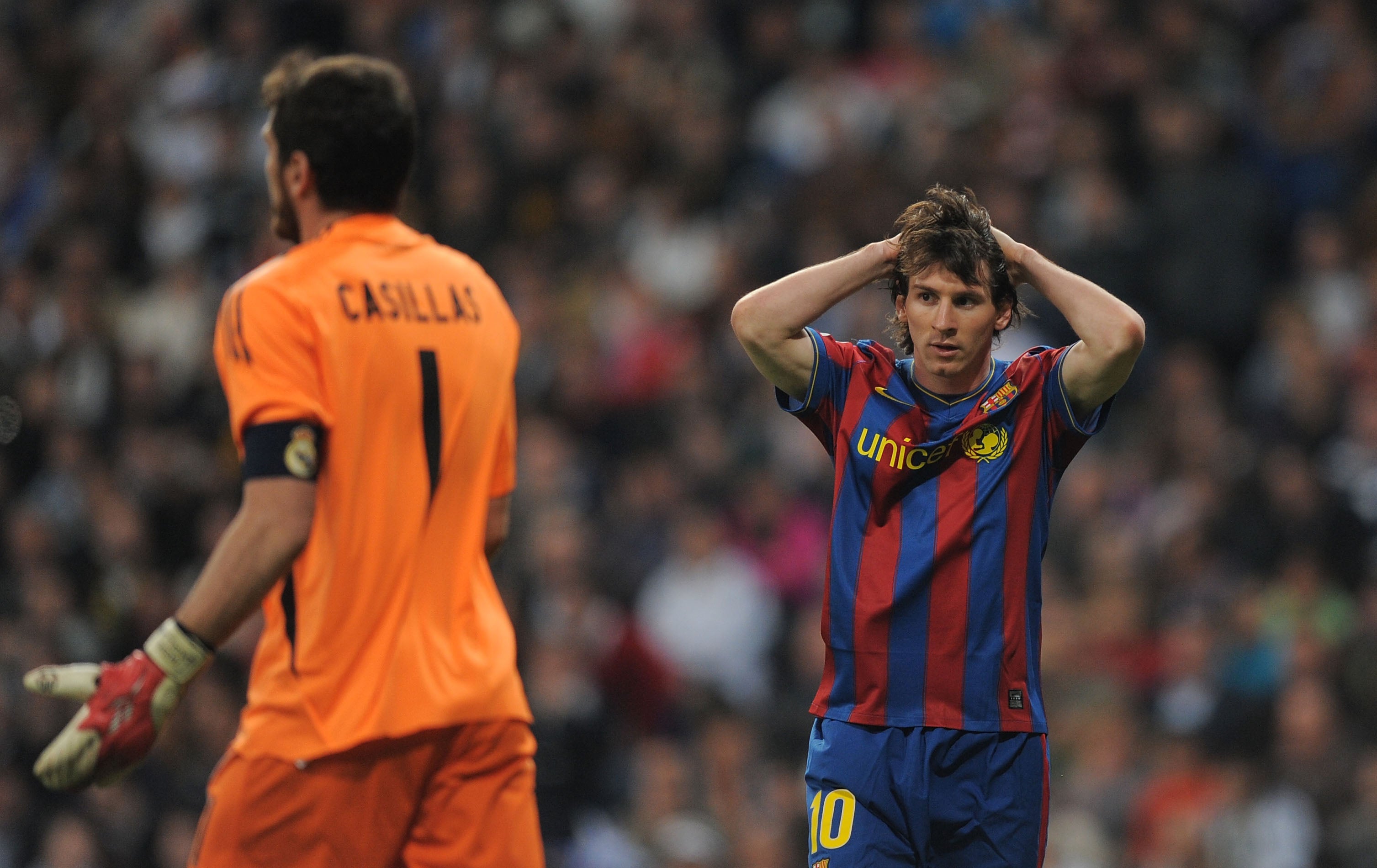 Leo Messi se exhibe en Champions y manda un mensaje de ánimo a Casillas Leo Messi se exhibe en Champions y manda un mensaje de ánimo a Casillas