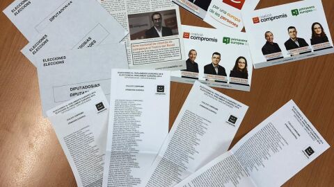Los sobres que conten&iacute;an propaganda electoral.
