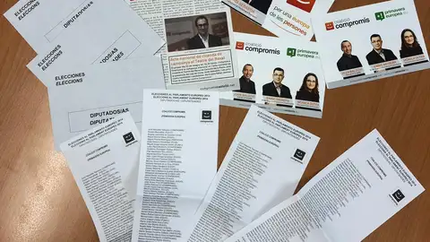 Los sobres que contenían propaganda electoral. Los sobres que contenían propaganda electoral.