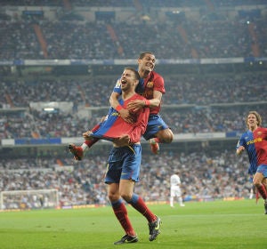 Piqué celebra su gol en el 2-6 del Barça en el Bernabéu Piqué celebra su gol en el 2-6 del Barça en el Bernabéu