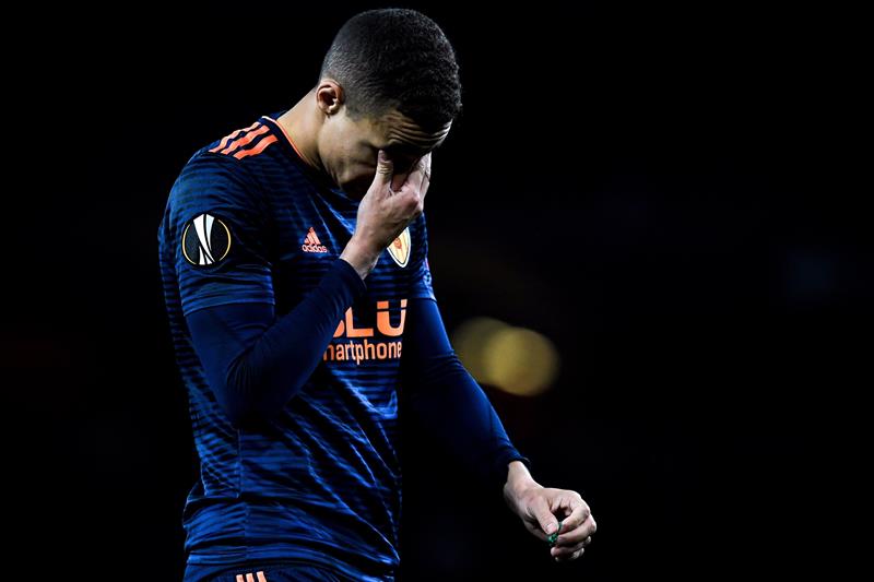 Rodrigo: "El último gol es un mazazo porque parecía que ya lo teníamos controlado, pero nos queda la vuelta" Rodrigo: "El último gol es un mazazo porque parecía que ya lo teníamos controlado, pero nos queda la vuelta"