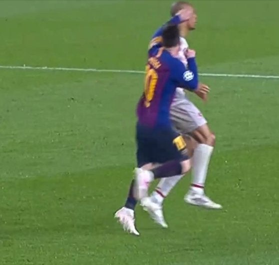 El Debate de los Jueves: "¿Debió ser expulsado Messi anoche por la acción con Fabinho?" El Debate de los Jueves: "¿Debió ser expulsado Messi anoche por la acción con Fabinho?"