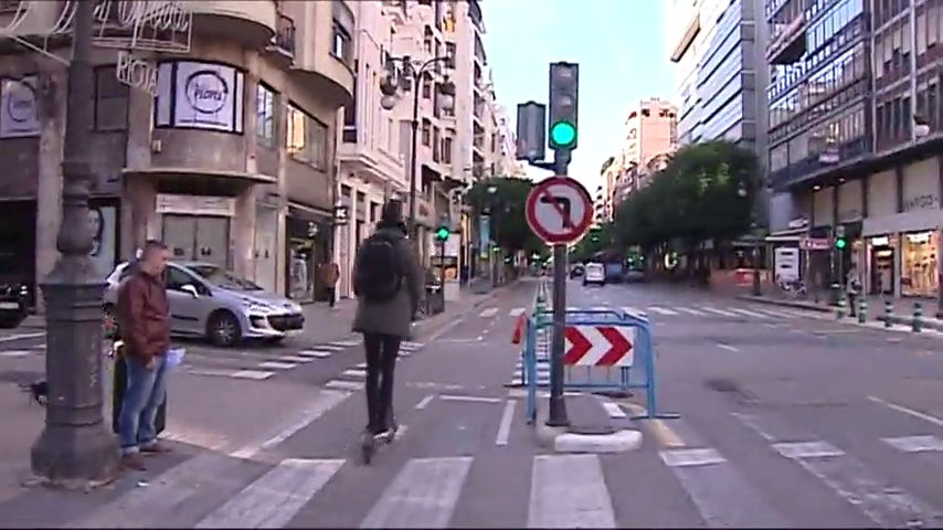 La Policía Nacional detiene en Elche a un hombre tras agredir a dos personas a raíz de un accidente de circulación La Policía Nacional detiene en Elche a un hombre tras agredir a dos personas a raíz de un accidente de circulación