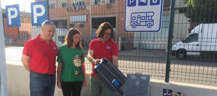 La presidenta de Emaya, Neus Truyol, en el nuevo punto de servicio de autocaravanas de Palma. La presidenta de Emaya, Neus Truyol, en el nuevo punto de servicio de autocaravanas de Palma.