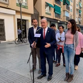 Paco de la Torre, casi sin símbolos del PP Paco de la Torre, casi sin símbolos del PP