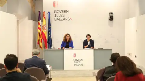 Pilar Costa y Iago Negueruela durante la rueda de prensa posterior al Consell de Govern. Pilar Costa y Iago Negueruela durante la rueda de prensa posterior al Consell de Govern.