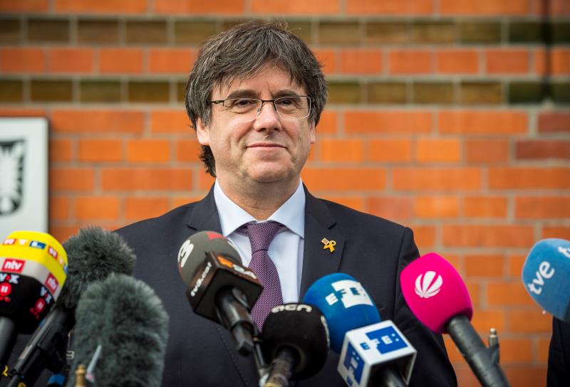 Puigdemont participará en el debate porque Junqueras también podrá: "No nos dividirán" Puigdemont participará en el debate porque Junqueras también podrá: "No nos dividirán"