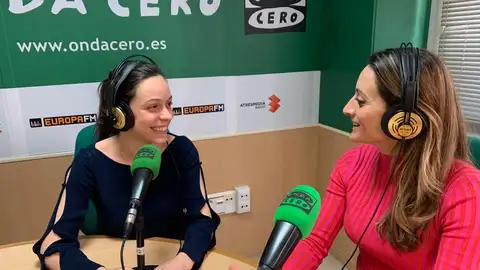 Las doctoras Esther Sánchez y Cristina Pérez, de Clínicas Esther Sáchez, explican en qué consiste este novedoso sistema Las doctoras Esther Sánchez y Cristina Pérez, de Clínicas Esther Sáchez, explican en qué consiste este novedoso sistema