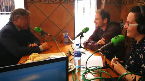 Sidra con Eladio de la Concha, candidato de VOX a la Alcaldía de Gijón En la Sidrería Casa Fede (Cimadevilla)