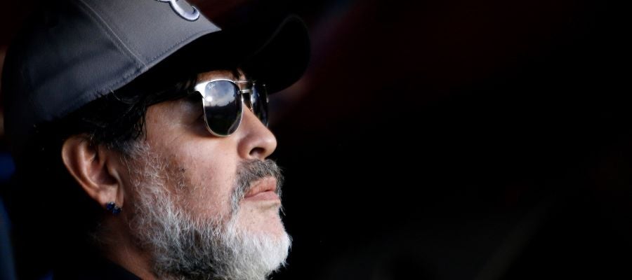 Maradona en el banquillo Maradona en el banquillo