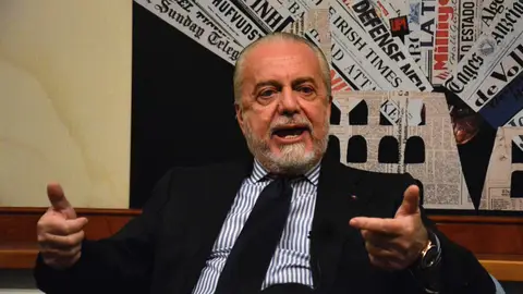 De Laurentiis durante una entrevista De Laurentiis durante una entrevista