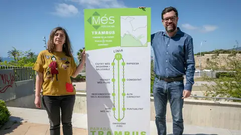 El candidato a la alcaldía, Antoni Noguera, y la número 2, Neus Truyol. Campaña electoral
